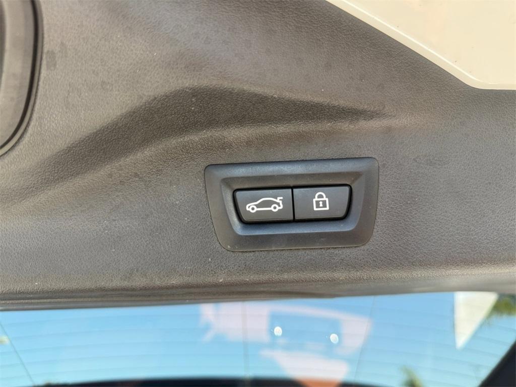 used 2021 BMW X7 car, priced at $40,998