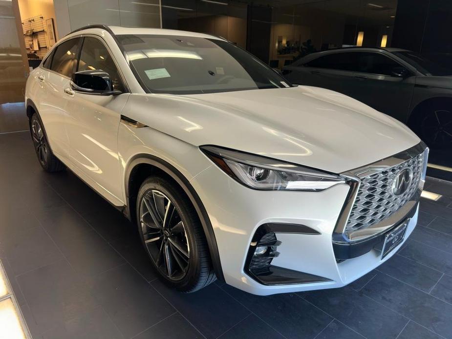 new 2025 INFINITI QX55 car, priced at $53,075