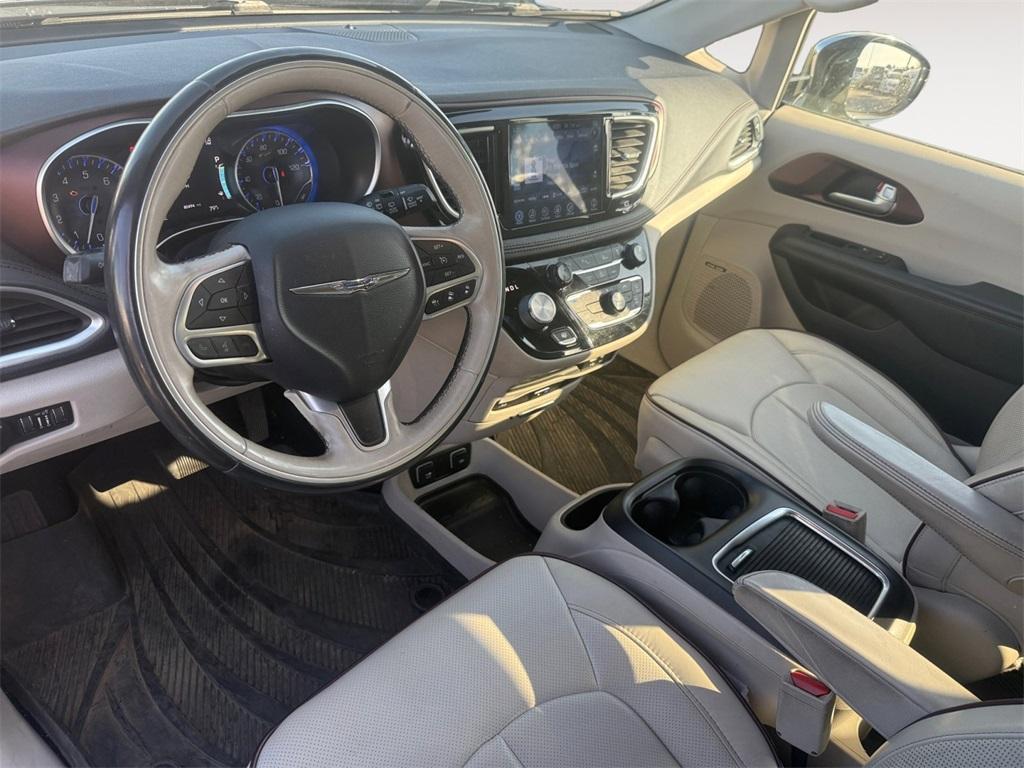 used 2017 Chrysler Pacifica car, priced at $15,995
