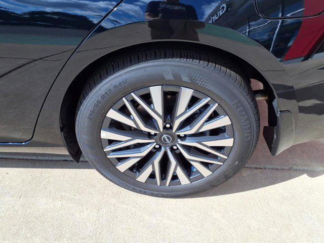 new 2025 Nissan Altima car, priced at $31,905