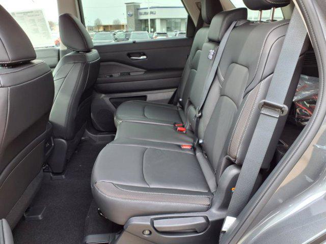 new 2025 Nissan Pathfinder car, priced at $44,992