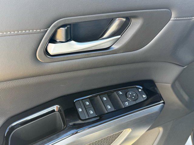 new 2025 Nissan Pathfinder car, priced at $44,552