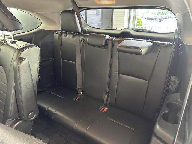 used 2022 Toyota Highlander car, priced at $36,998