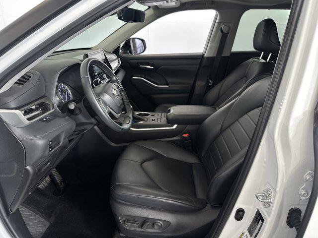 used 2022 Toyota Highlander car, priced at $36,998