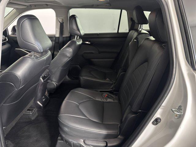 used 2022 Toyota Highlander car, priced at $36,998
