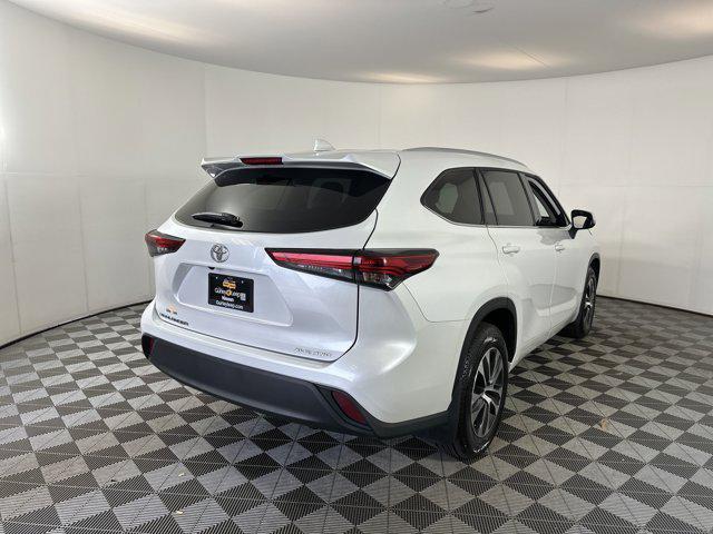 used 2022 Toyota Highlander car, priced at $36,998