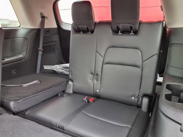 new 2025 Nissan Pathfinder car, priced at $45,070
