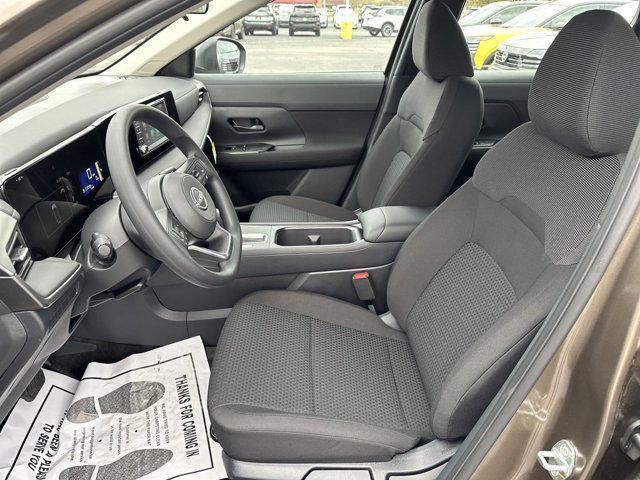 new 2025 Nissan Kicks car, priced at $24,347