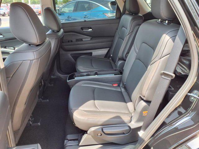 new 2025 Nissan Pathfinder car, priced at $43,259