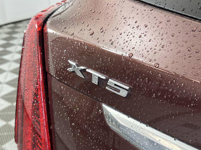 used 2023 Cadillac XT5 car, priced at $35,352