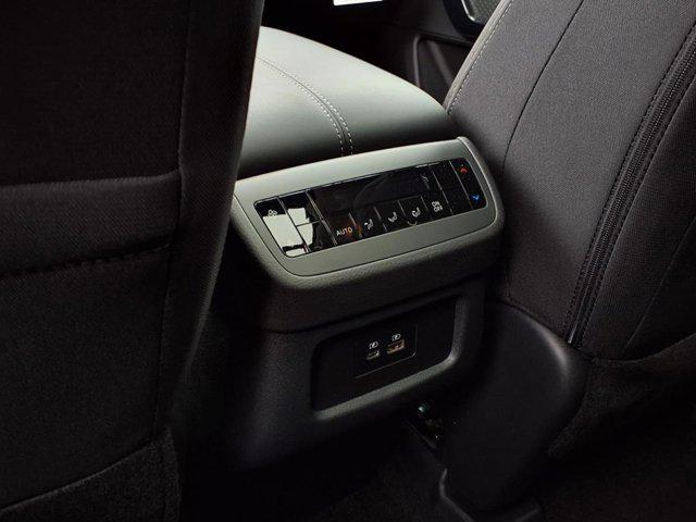 new 2025 Nissan Pathfinder car, priced at $44,594