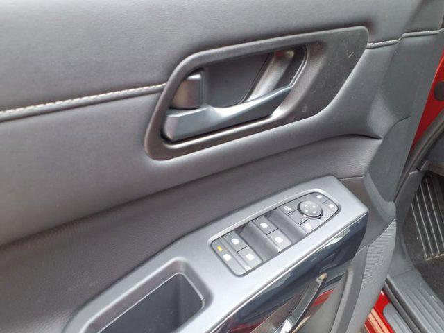 new 2025 Nissan Pathfinder car, priced at $44,594