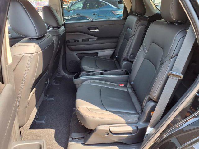 new 2025 Nissan Pathfinder car, priced at $43,914