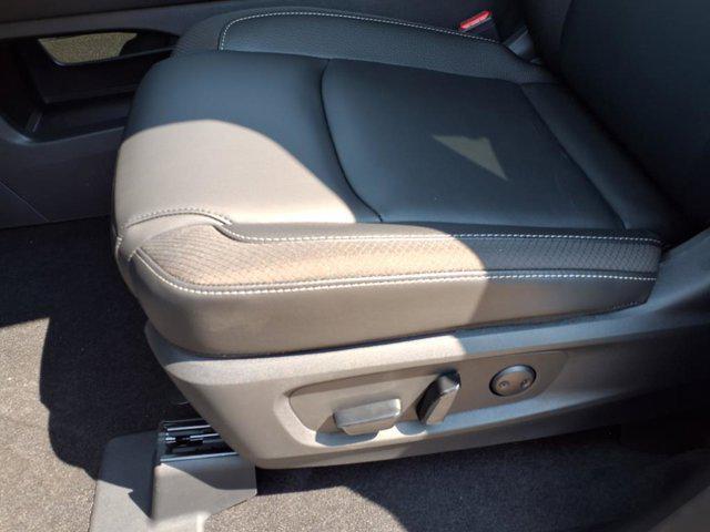new 2025 Nissan Pathfinder car, priced at $43,914