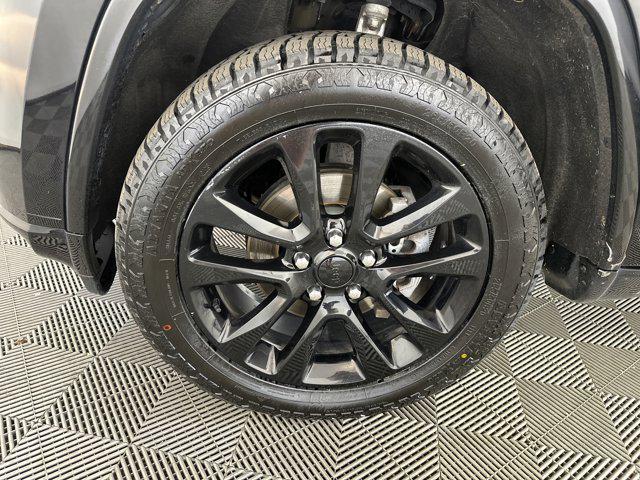 used 2017 Jeep Grand Cherokee car, priced at $17,351