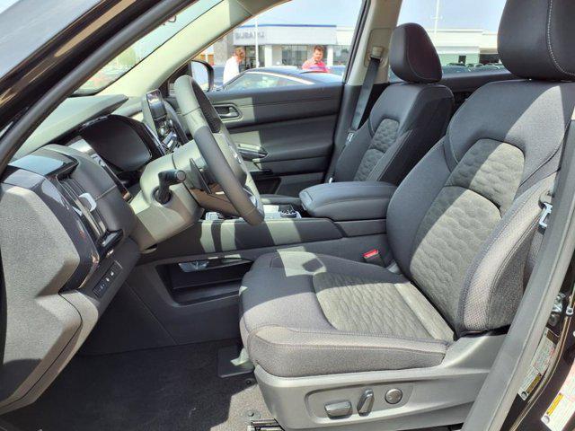new 2025 Nissan Pathfinder car, priced at $40,810