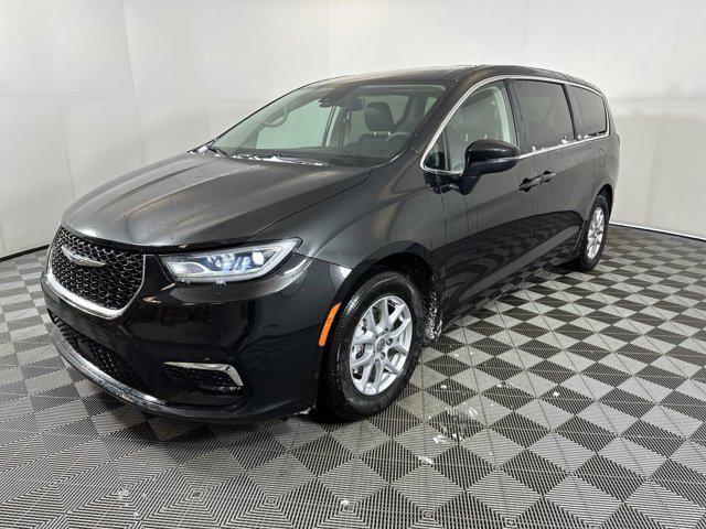 used 2023 Chrysler Pacifica car, priced at $25,871