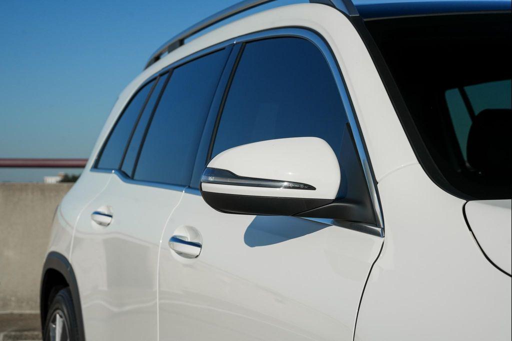 used 2021 Mercedes-Benz GLB 250 car, priced at $29,900