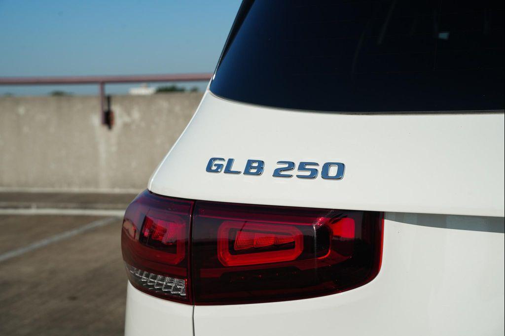 used 2021 Mercedes-Benz GLB 250 car, priced at $29,900