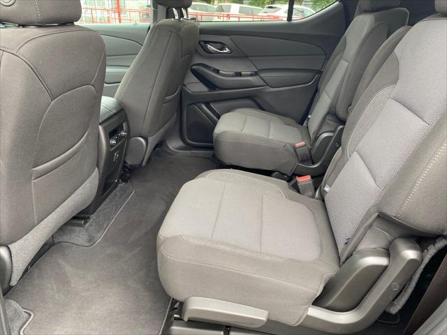 used 2023 Chevrolet Traverse car, priced at $33,988