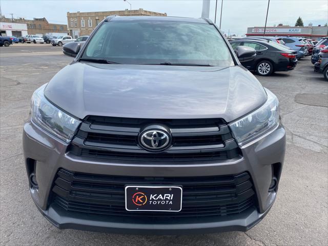 used 2019 Toyota Highlander car, priced at $26,988