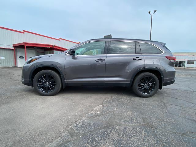 used 2019 Toyota Highlander car, priced at $26,988