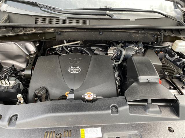 used 2019 Toyota Highlander car, priced at $26,988