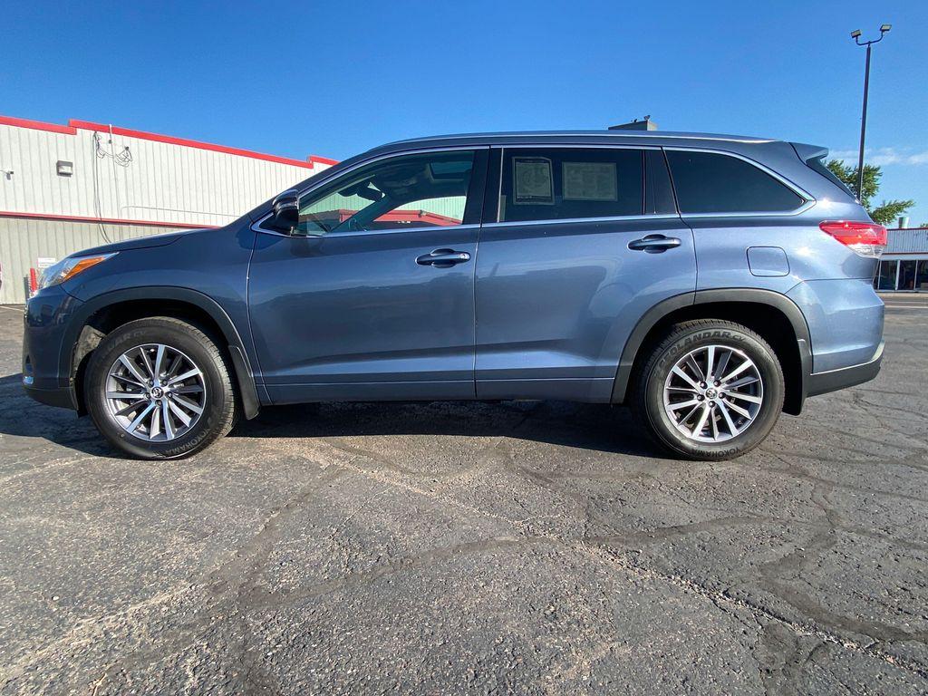 used 2018 Toyota Highlander car, priced at $26,988