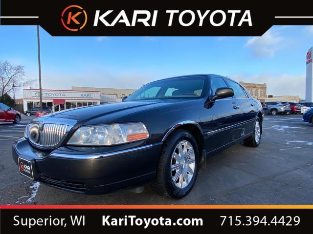 used 2007 Lincoln Town Car car, priced at $8,988