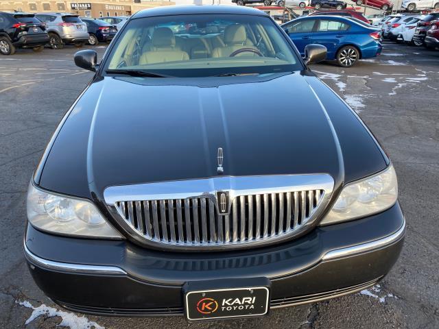 used 2007 Lincoln Town Car car, priced at $8,988