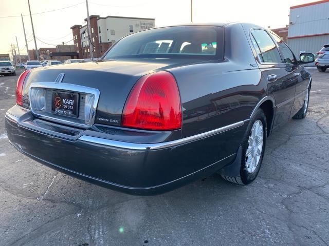 used 2007 Lincoln Town Car car, priced at $8,988