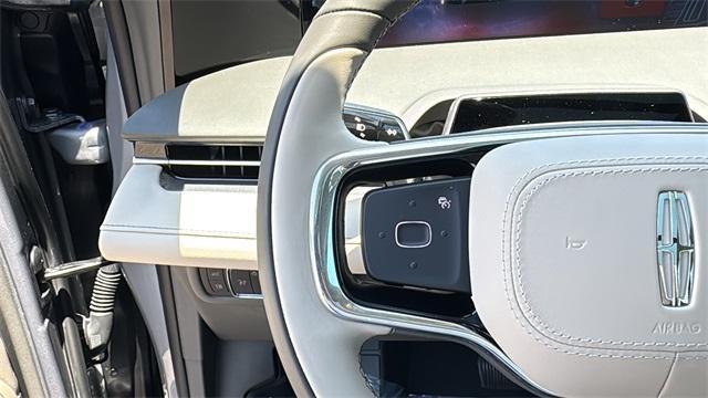 new 2025 Lincoln Nautilus car, priced at $62,320