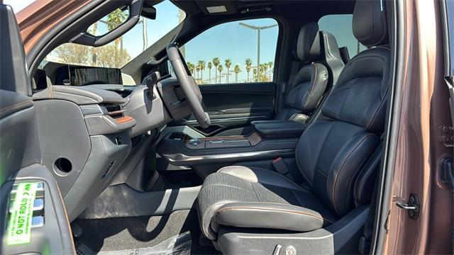 new 2025 Lincoln Navigator L car, priced at $123,190