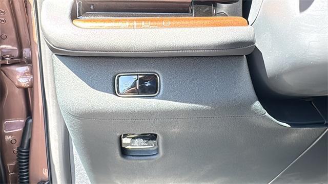 new 2025 Lincoln Navigator L car, priced at $123,190