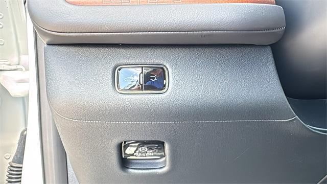 new 2025 Lincoln Navigator L car, priced at $121,940