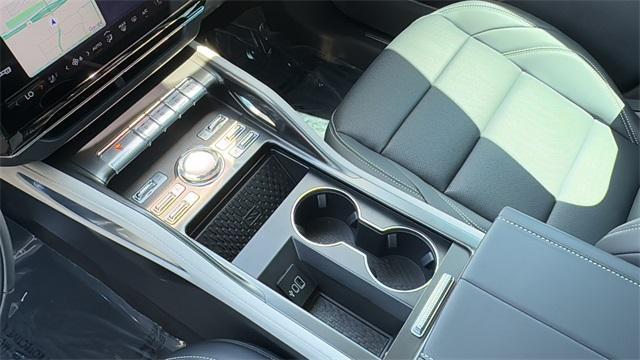 new 2025 Lincoln Nautilus car, priced at $55,035