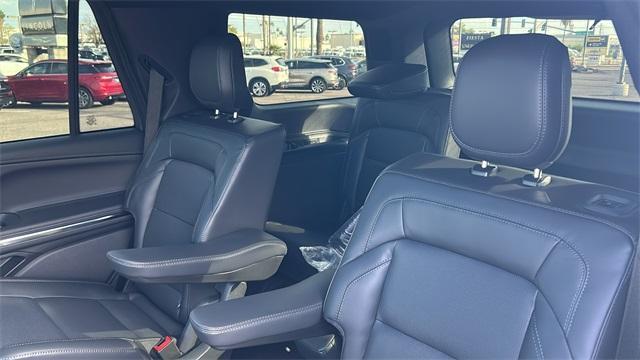 new 2025 Lincoln Navigator car, priced at $102,872