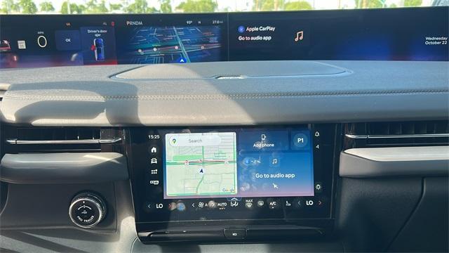 new 2025 Lincoln Navigator car, priced at $102,872