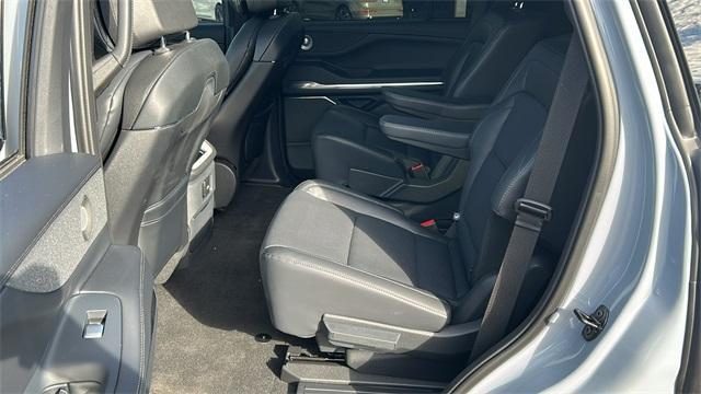 new 2025 Lincoln Navigator car, priced at $102,872