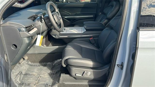 new 2025 Lincoln Navigator car, priced at $102,872