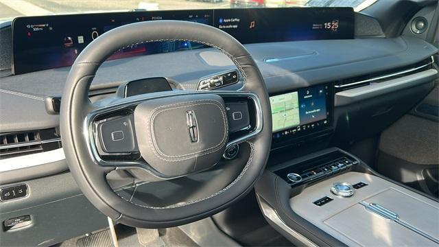new 2025 Lincoln Navigator car, priced at $102,872