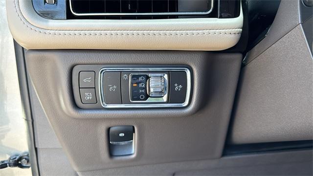 used 2023 Lincoln Nautilus car, priced at $40,538