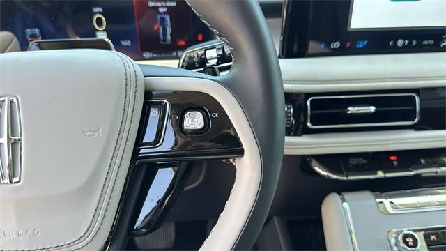 new 2025 Lincoln Aviator car, priced at $69,785