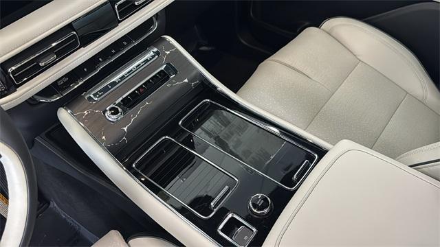 new 2025 Lincoln Aviator car, priced at $88,070