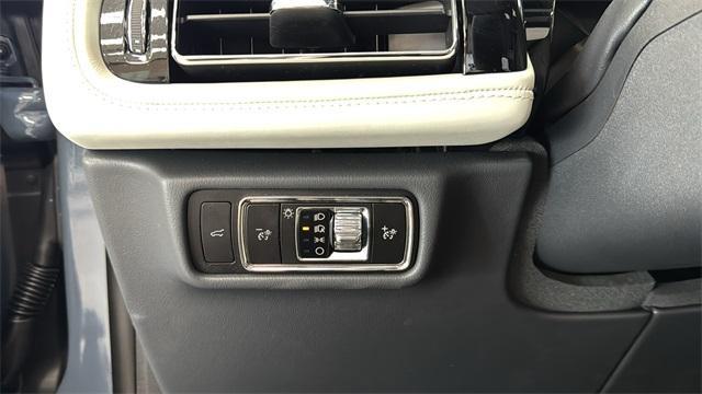 new 2025 Lincoln Aviator car, priced at $88,070