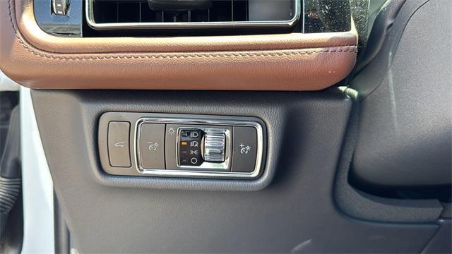 new 2025 Lincoln Aviator car, priced at $76,003