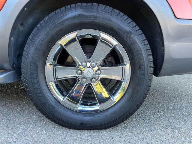 used 2009 Kia Borrego car, priced at $6,499
