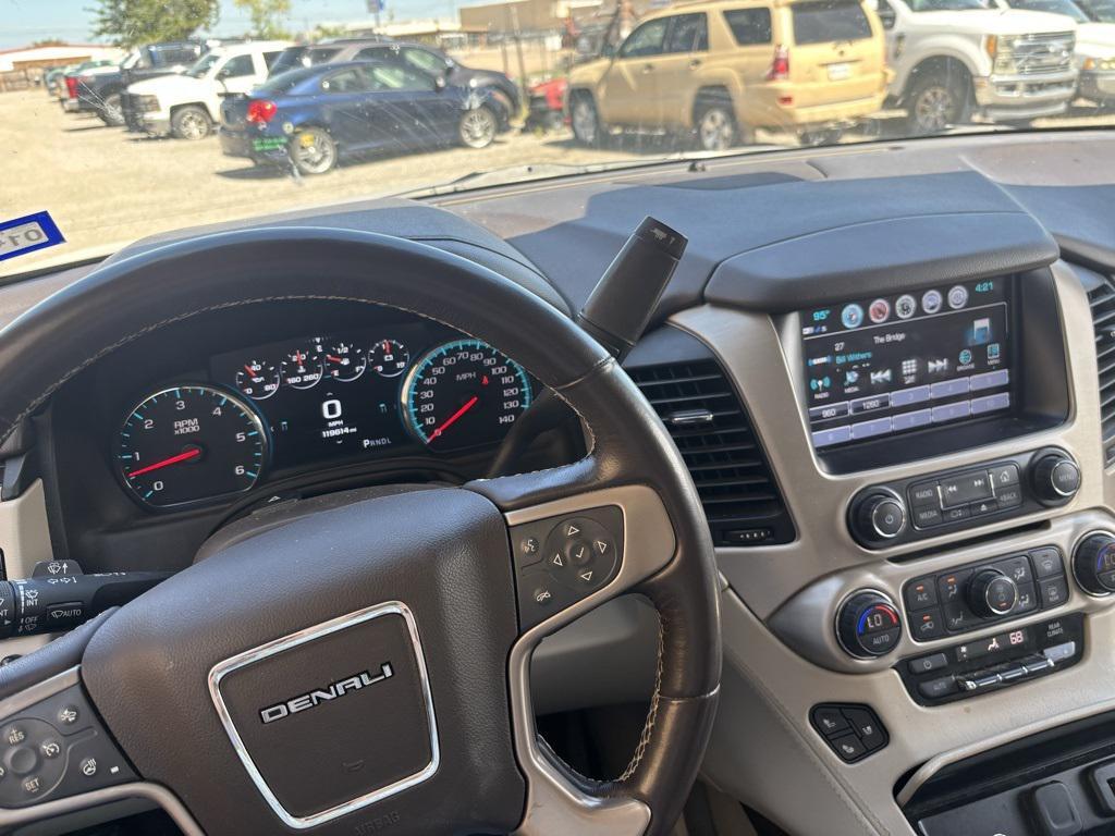 used 2020 GMC Yukon XL car, priced at $35,100