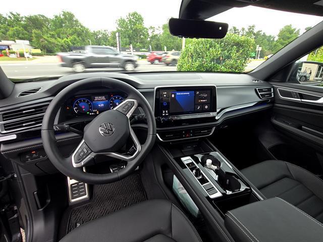 used 2024 Volkswagen Atlas Cross Sport car