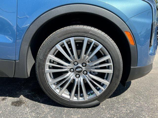 used 2025 Cadillac XT4 car, priced at $41,889